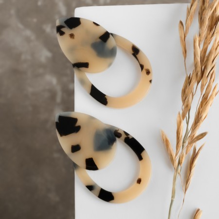 Earrings Plastic "Tanzania" duet drops, leopard, color light brown-1