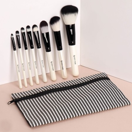 A set of makeup brushes "stripes", 8 objects, a lightning cover, white/black color-3