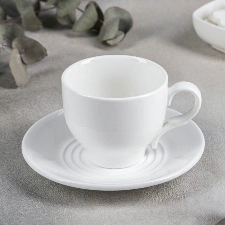 Porcelain tea set, 4 objects: a cup 220 ml, 2 saucers d = 14 cm, white color-1