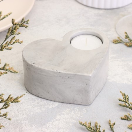 Summary "Heart is large. Marble" from gypsum, 10.5x9x4.5cm, marble with black stripes