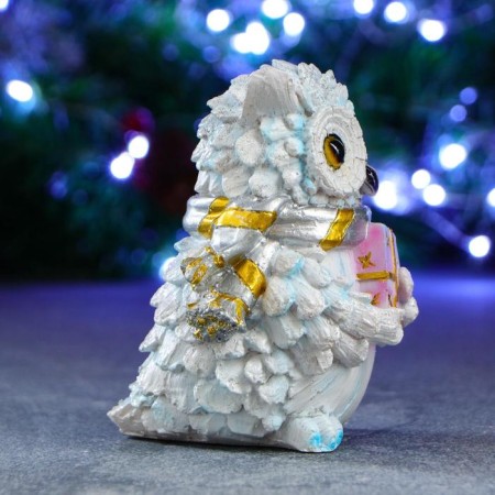 New Year's figure "Filin with a gift" 12x10x13cm-1