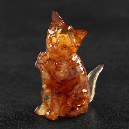 Souvenir "Cat", amber
