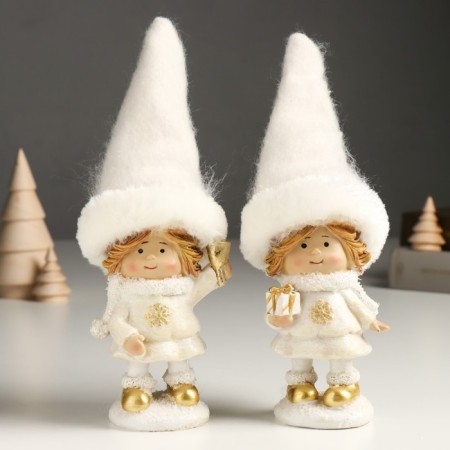 Polystone souvenir "Baby in a white outfit with a snowflake, with a gift/bell" MIX 7x6x18 cm 94988