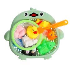 A set of toys for the bath 