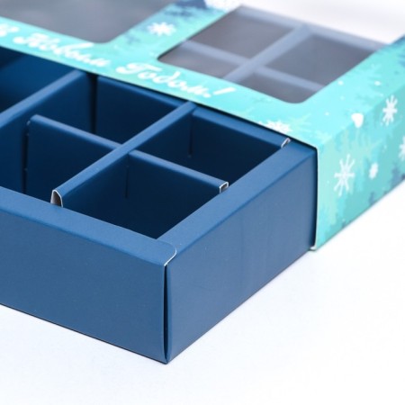 Box for sweets, 8 sweets and chocolate, 17.7 x 17.7 x 3.8 cm "Snowflakes"-8