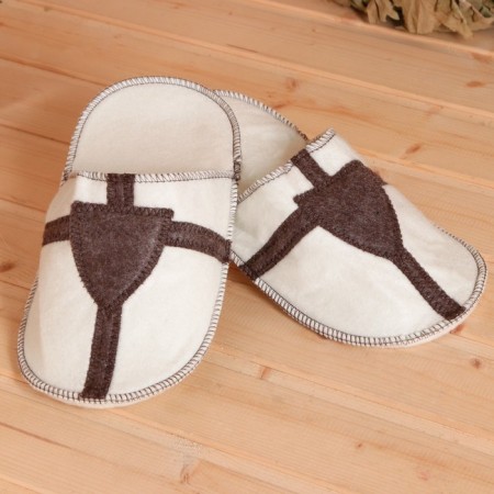 Set Gift 4 objects white "Crusader" (hat, rug, mitten, slippers)-4