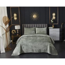 A set with a blanket 