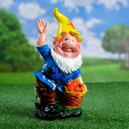Garden figure "Dwarf with apples" Small 10x15x29cm