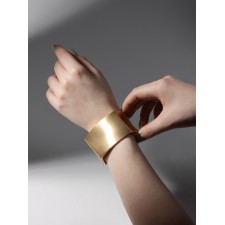 The cuff bracelet 