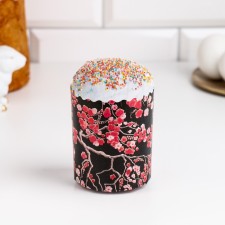 Paper form for cupcake, muffins and kulich 