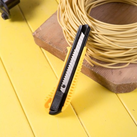Technical knife Deli DL003 98400, reinforced, auto -blocking, 18 mm-3