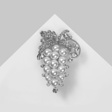 Brooch 