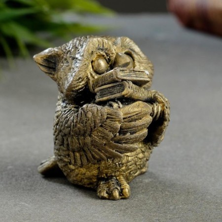 Figure "Owl with books" Small aged gold 5x5x5cm