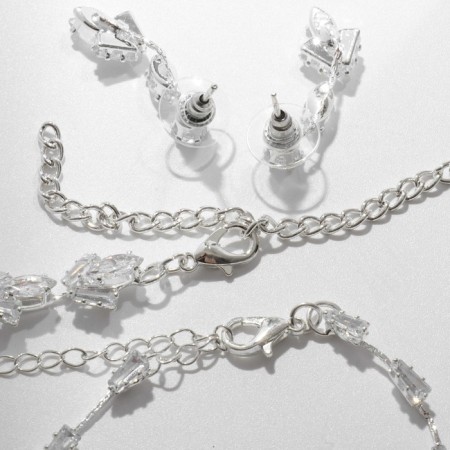 Set 4 objects: earrings, necklaces, bracelet, "Izle" ring flower, white color in silver-1