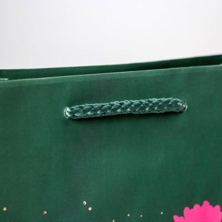Gift package laminated, packaging, "flowers", MS 18 x 23 x 8 cm-2