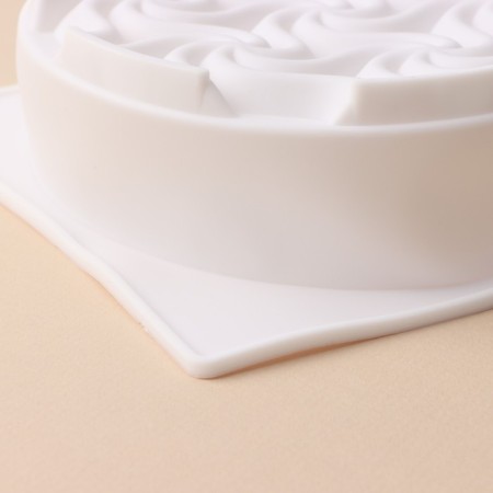 Form for mousse desserts and baking konfinetta "whirlwind", 17.5 × 5.5 cm, cell d = 15 cm, white color-3