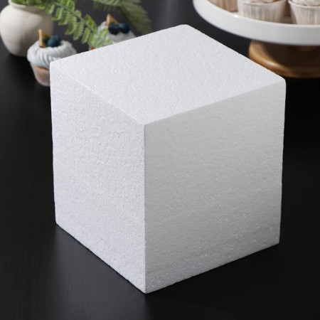 Falseyarus for the cake is square, 18 × 18 cm, h = 20 cm, white color