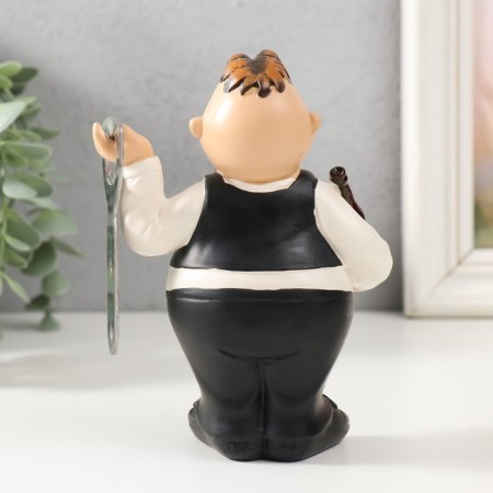 Polystone souvenir with an opener "Waiter with a bottle of wine" 9.7x6.4x13.8 cm-2