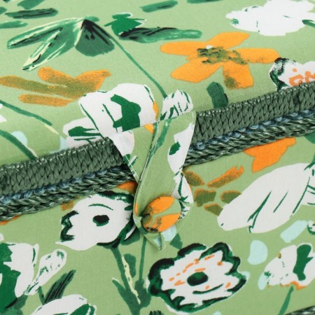 Casket for needlework "Summer flowers on green" 19x26x14.5 cm-1