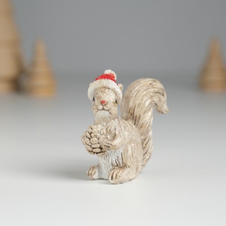 Polystone souvenir "Squirrel in red cap" mix 5x7.7x4.5 cm-2