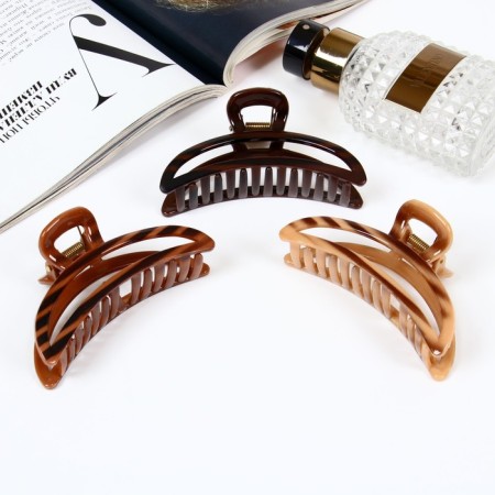 Hair crab "Juna" arc, 8.5 cm, brown-1