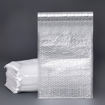 A package of runway with a valve and an adhesive layer, p/e, 3 layers, 30 x 44 + 5 cm, set 50 pieces