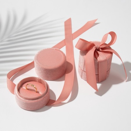 Case of Korean velvet for earrings/ring "Surprise" 5.8 × 5.3 cm, light pink color-1