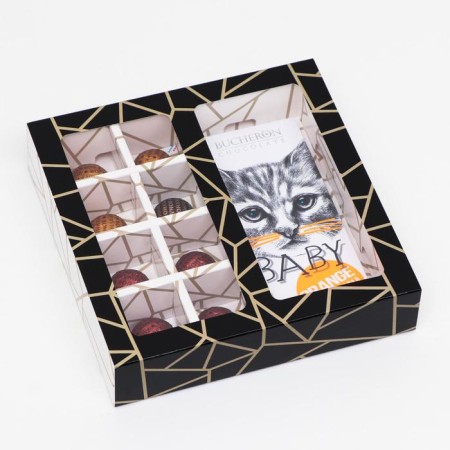 Box for 8 sweets + chocolate, with a window, geometry, black and white, 17.7 x 17.85 x 3.85 cm