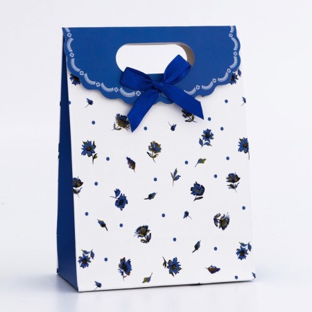 Gift box-package, packaging with a cut handle, "flowers" 12 x 6 x 16 cm