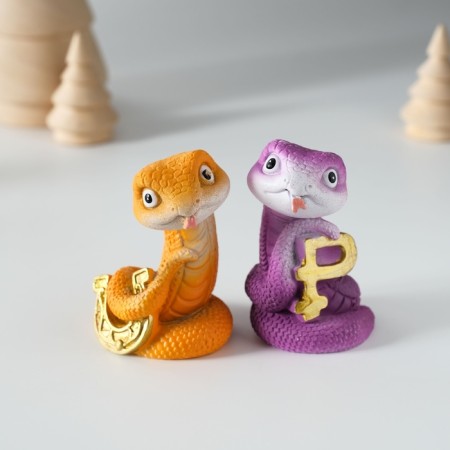Polystone souvenir "Snake with a symbol of wealth" mix 4x3.5x6.5 cm