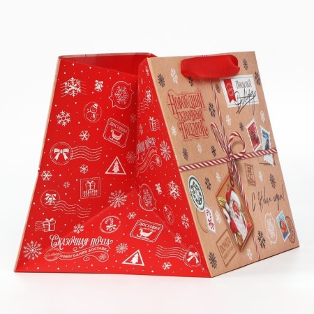 Gift package with a wide bottom "Fairytale Gift", 25 x 19 x 18 cm, New Year-3