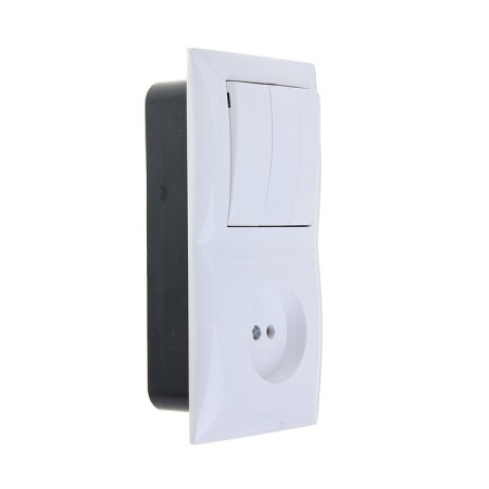 Block "Kuntsevo" Selena 8203, 3 keys, hidden, with a socket, white