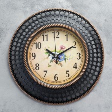 Watching clock, series: interior, 