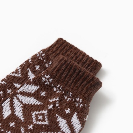 New Year. Women's socks, brown/white color, rr 25-27-1