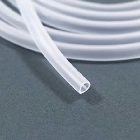The compressor tube is silicone, F4 mm, 2 m-1