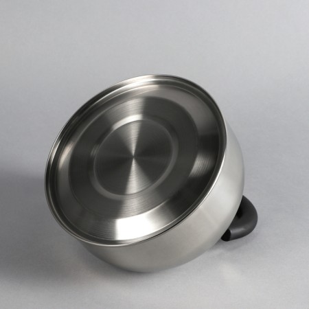 A stainless steel kettle with a whistle, 2.5 liters-3