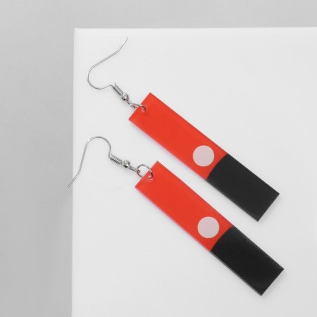 Acryl Earrings "Japan" Hanafuda, the color is red-black-1