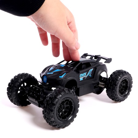 The radio -controlled “conqueror” jeep, control from the phone, works for the battery, the color is black-3