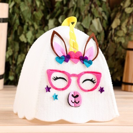 Bath cap with an applique "Lama"