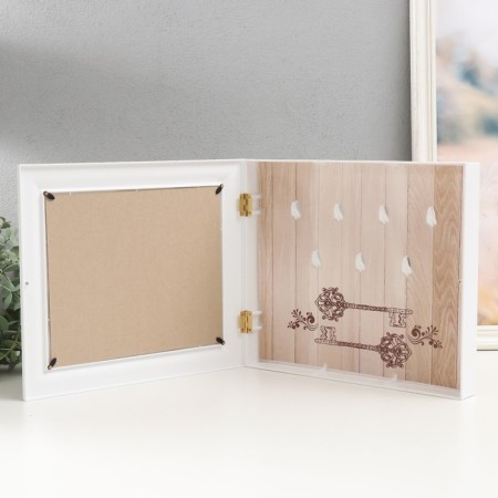 Key closed "Flowers and butterflies" 26.5x31.5 cm white-2