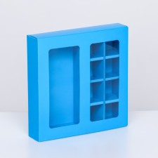 Box for 8 sweets + chocolate, with a window, blue, 17.7 x 17.7 x 3.8 cm