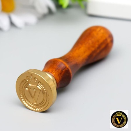 Printing for wax with a wooden handle "Crown with the letter V" 9x2.5x2.5 cm