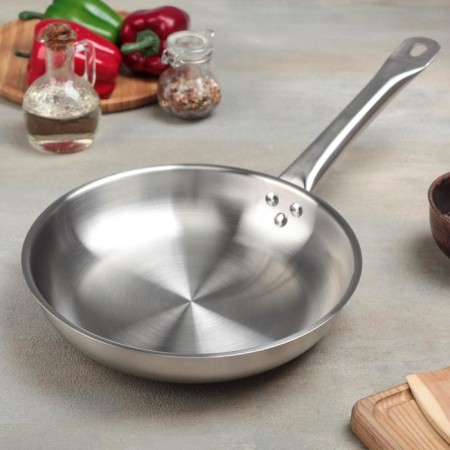 Pan, d = 24 cm, h = 5 cm, triple bottom, induction