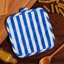 Dilan's tack color is blue 17x17 cm, 100% p/e