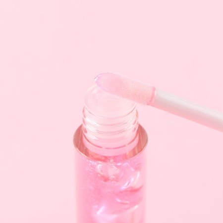 A set of cosmetics "Be special", shine 8 ml, shadow 6 cv, vanilla aroma-4