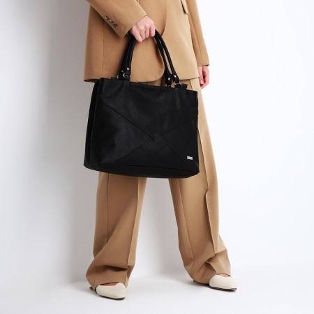 Salome bag is on lightning, the color is black-8