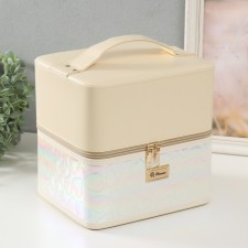 Casket to the leatherette for cosmetics 