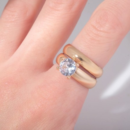 A set of rings 2 pieces of "classic" crystal, white color in gold, dimensionless-2