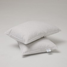 The pillow is high, size 50x70 cm, color mix