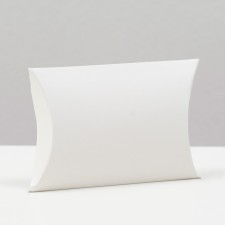 The box is folding, white, 11 x 8 x 2 cm